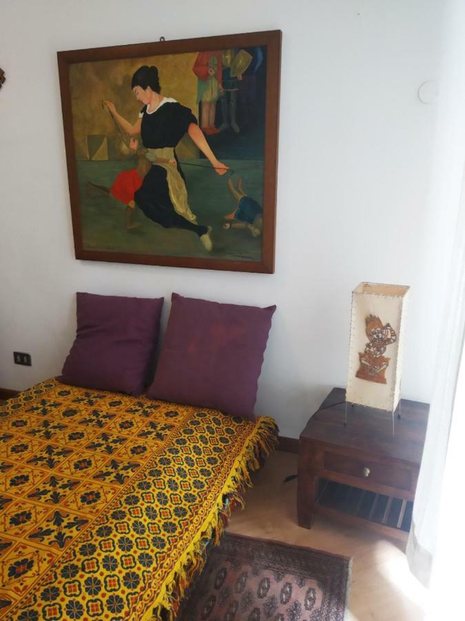 Hotel Camera silenziosa con bagno privato in centro città Palermo Esterno foto